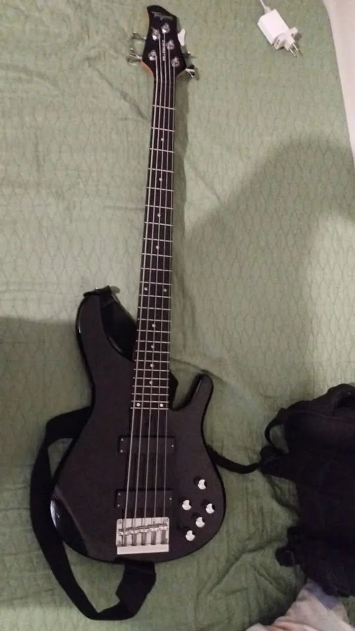Baixo Tagima Millenium 5 + Kit