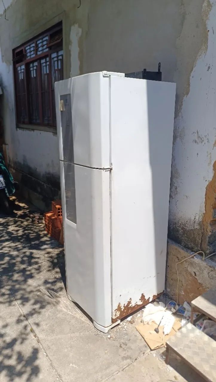 Vendo geladeira duplex Eletrolux DF42  - Foto 3