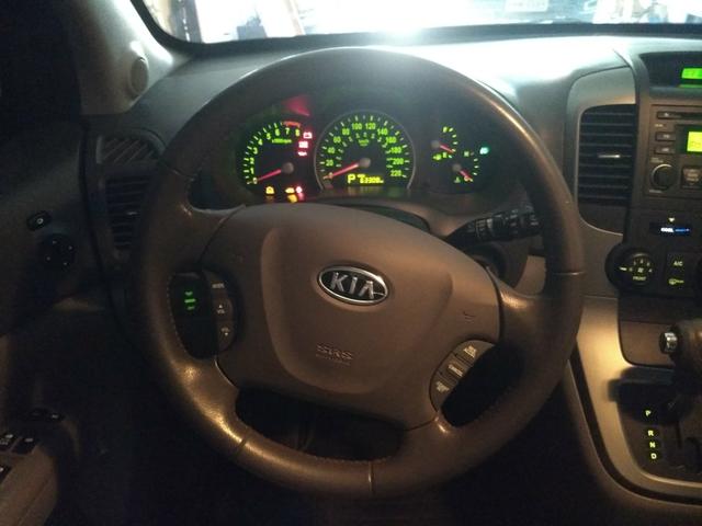 Kia Carnival EX 2012 apenas 64 mil km - Foto 16