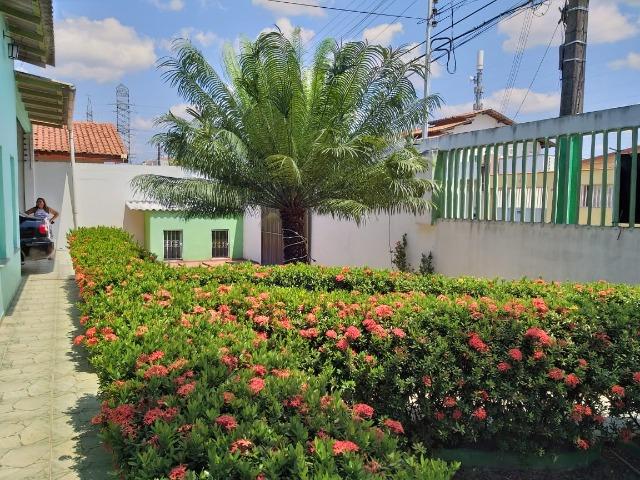 Alugo Linda casa Com Piscina no Parque 10 com 5 Quartos e 2 Suítes - Foto 20