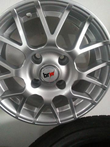 Vendo jogo de rodas esportivas 14 4/108 ford todas zeradas