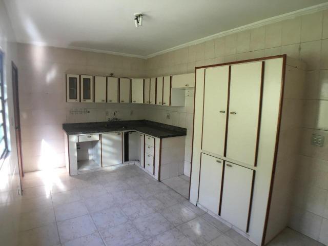 Aluga casa com 5 quartos no bairro Fátima II - Foto 8