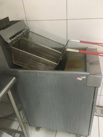 Fritadeira a Gás LG-300 Hobart/Vulcan 2 Cestos 23 Litros de Óleo - Foto 4