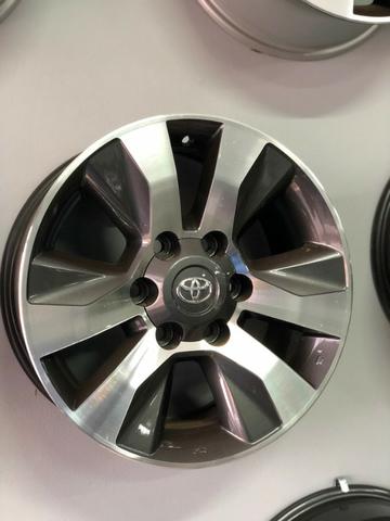 Rodas Aro 17 Toyota Hilux Original SRV Graphite Diamond - Foto 9