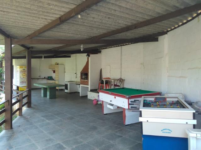 Chácara com casa de alto padrão e com linda e imensa piscina.(Tel. *) - Foto 14