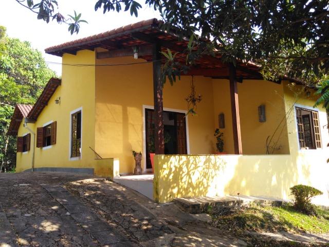 Chácara com casa de alto padrão e com linda e imensa piscina.(Tel. *) - Foto 4