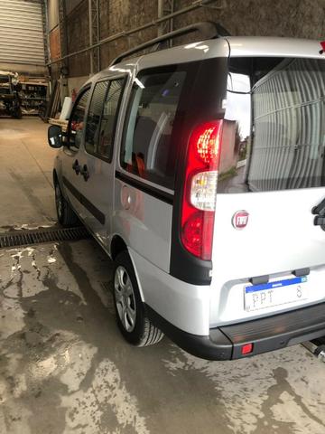 Vendo ou Troco Doblo Eseence 1.8 7 lugares 2017 - Foto 11
