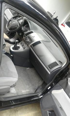 Sentra manual conservado 5 mil de ent - Foto 7
