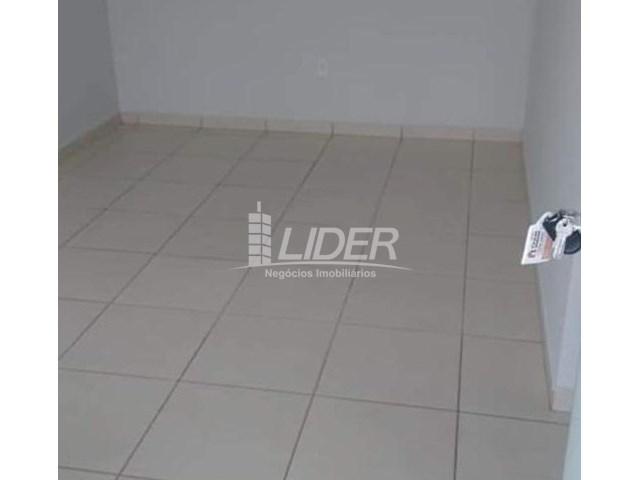 Casa de condomínio para alugar com 2 dormitórios em Saraiva, Uberlândia cod:864946 - Foto 2
