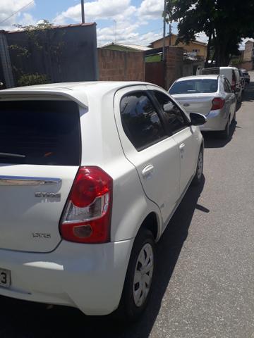Etios Hatch - Foto 8