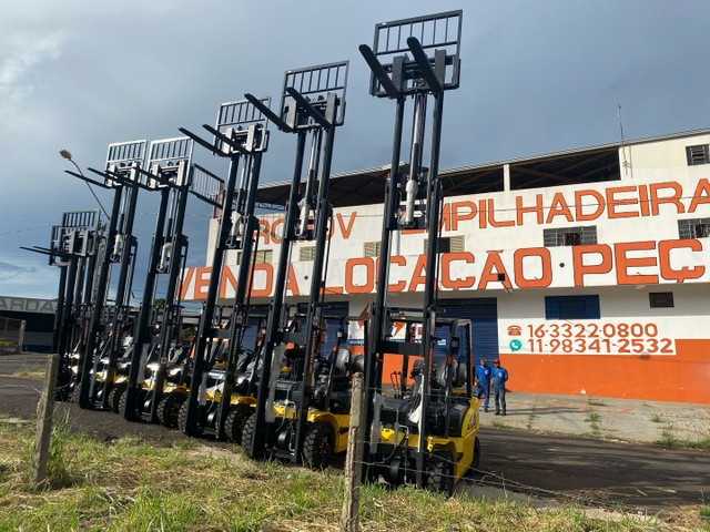 Empilhadeira Yale G83P 2,5t nacio al - Foto 5