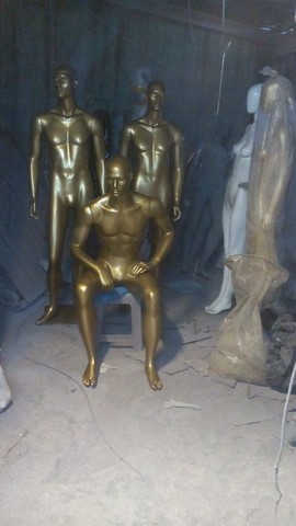 Manequim masculino dourado  - Foto 2