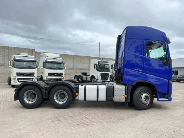 Caminhão Volvo FH540 6x4 2021/2021 - Azul 160mil km