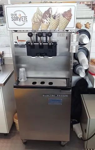 Máquina de sorvete Electro Freeze 220V