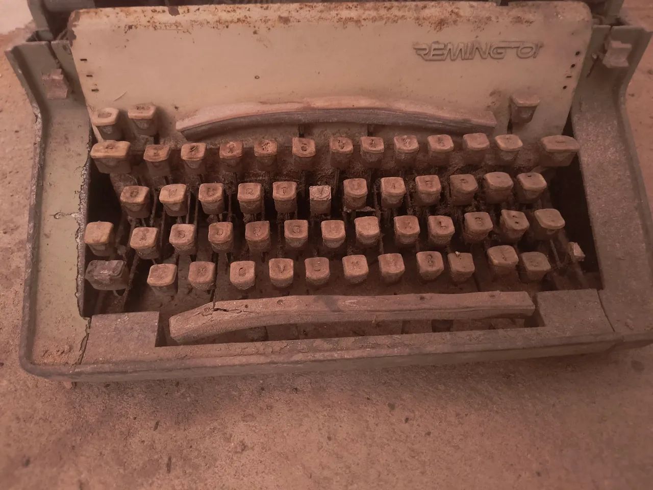 Máquina de escrever antiga - Foto 3