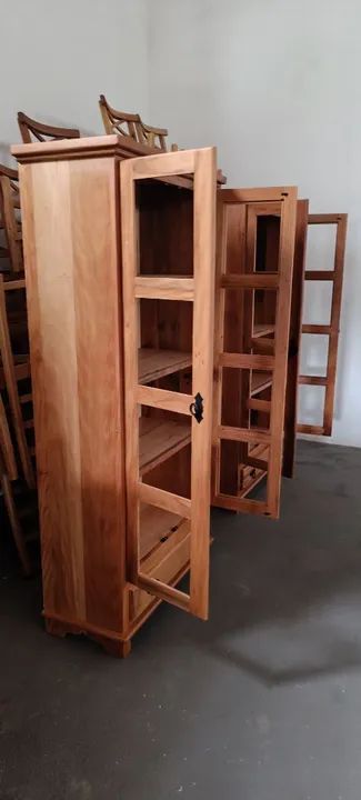 Cristaleira de madeira $ 1.999,00 nova frete grátis e a pronta entrega  - Foto 5