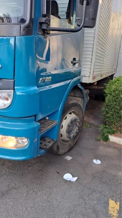 Mb. Atego. 17 18. Toco n o chassi.    - Foto 3