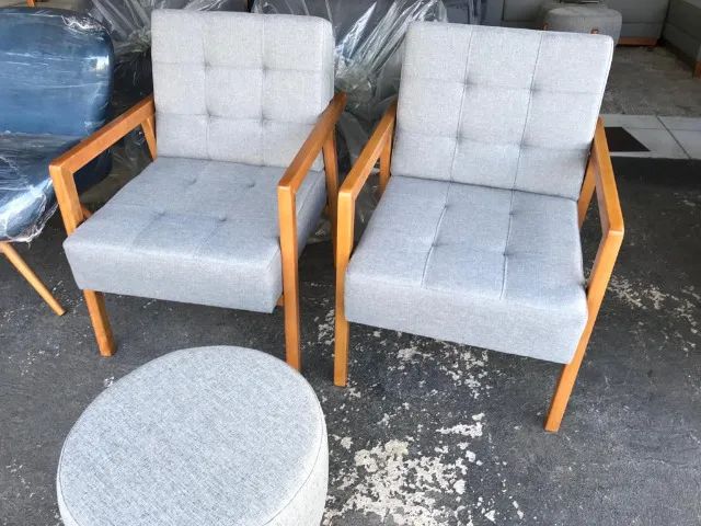 poltrona braço de madeira novas - Foto 2