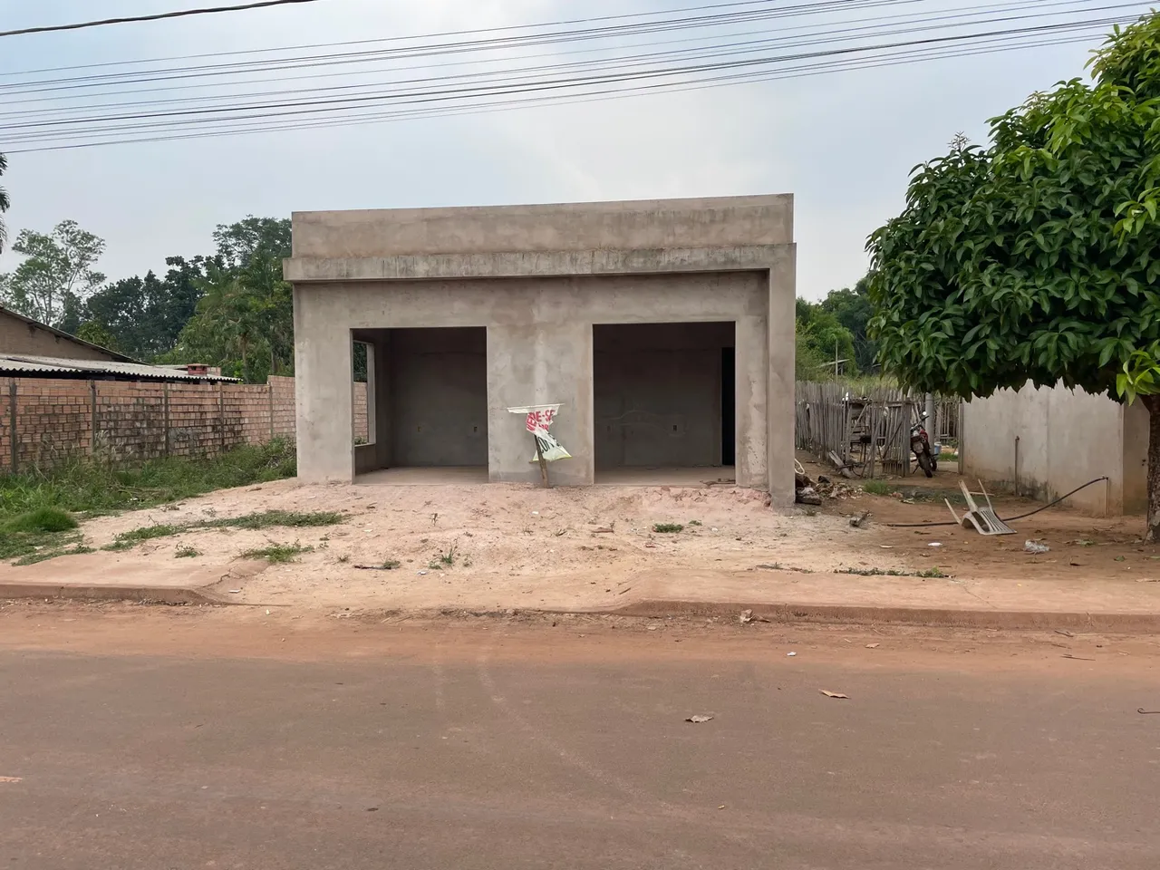 Casa em construção no centro de Belterra com ótimo acabamento