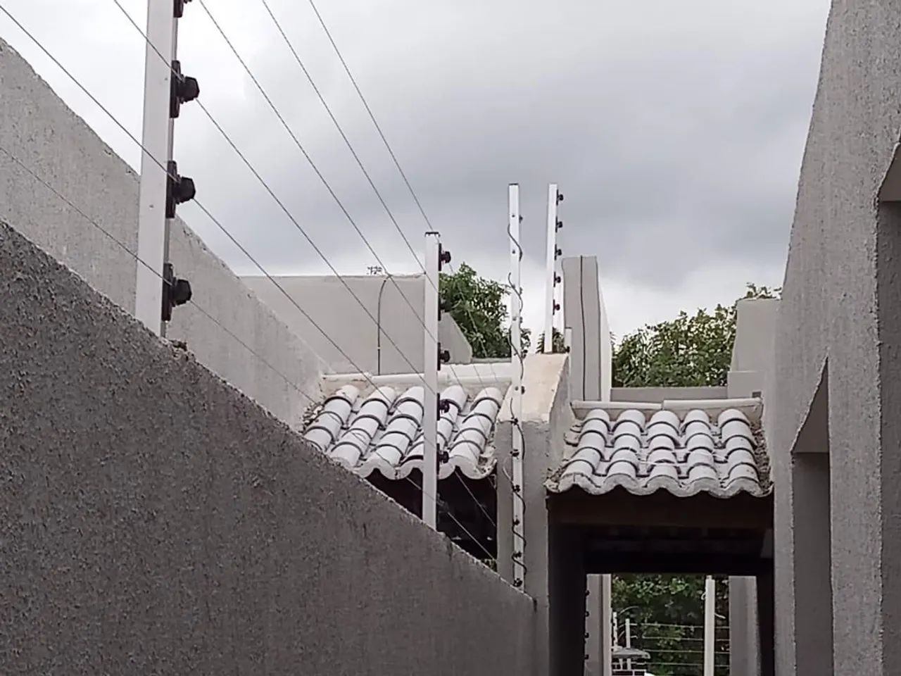 Cerca Elétrica para Segurança Residencial, cerca Concertina, câmera de Segurança confira 