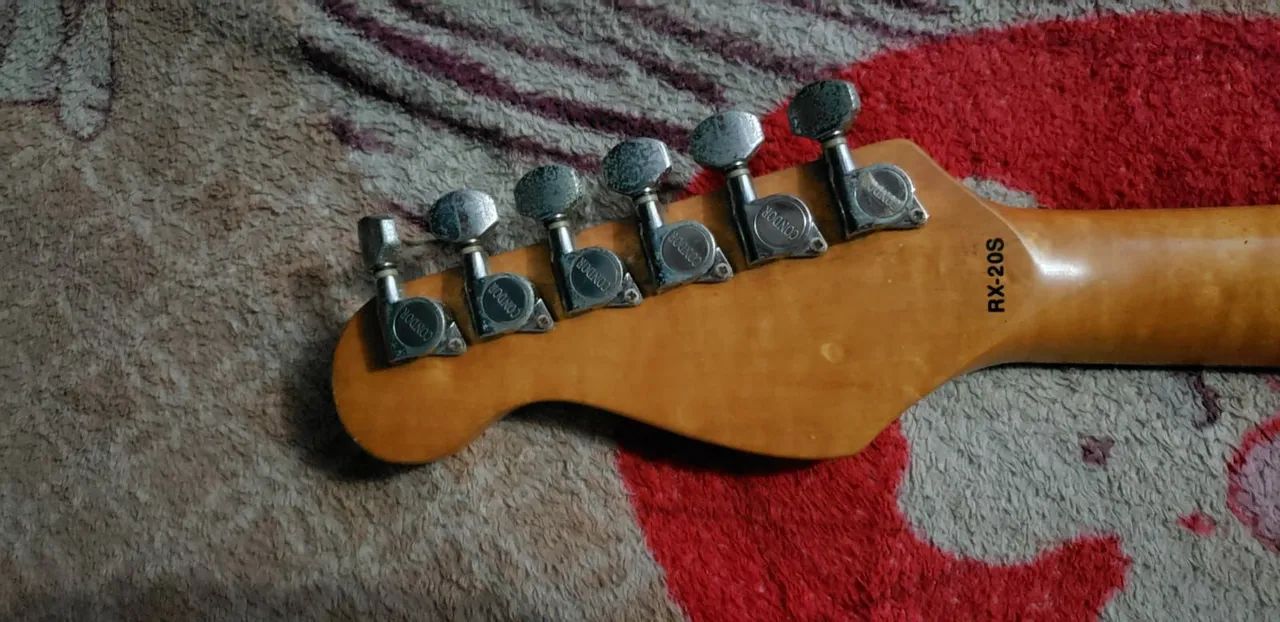 Guitarra Elétrica 
