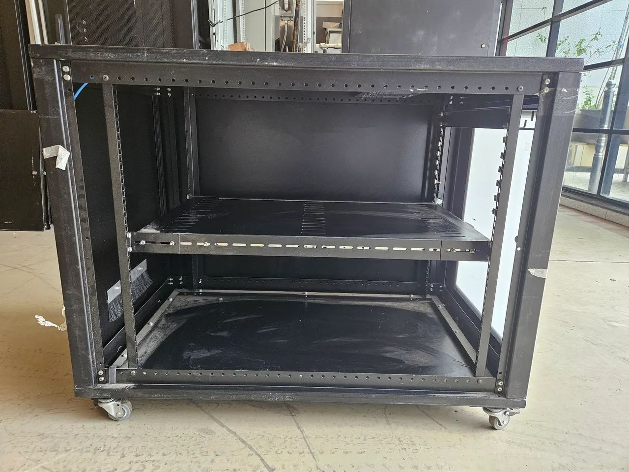 Rack de chão com rodas e kit ventiladores