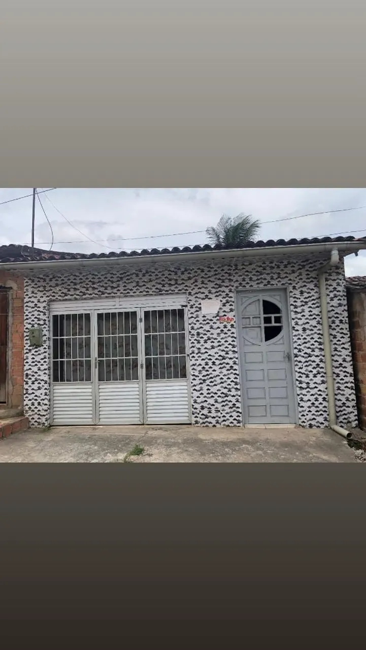 Vende-se uma casa