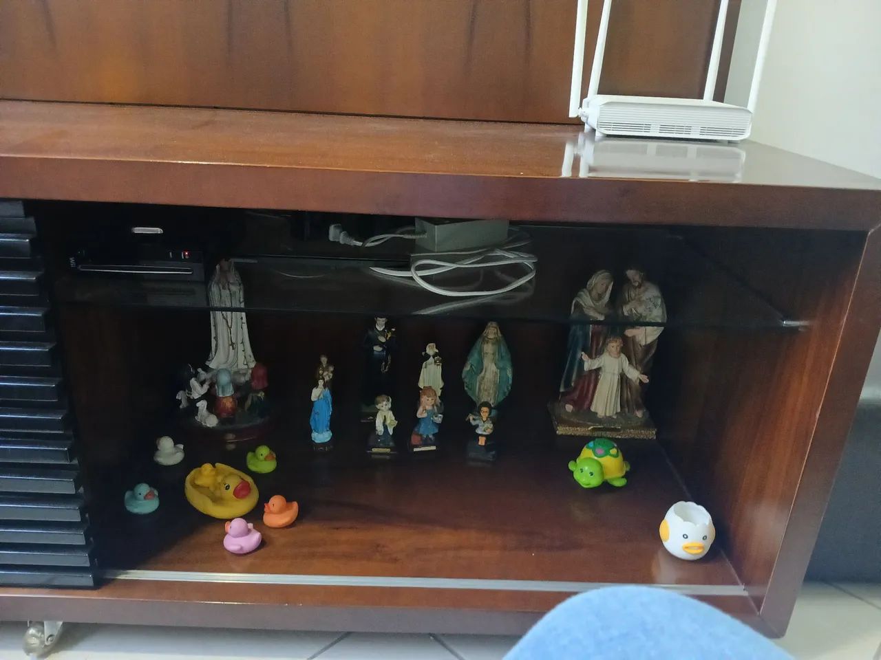 Rack com painel madeira64520796148353124