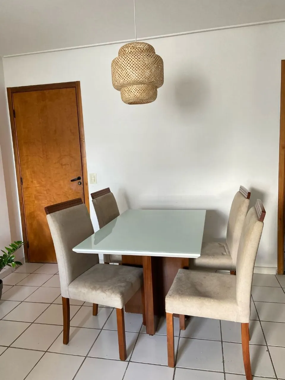Mesa de Jantar com 4 Cadeiras