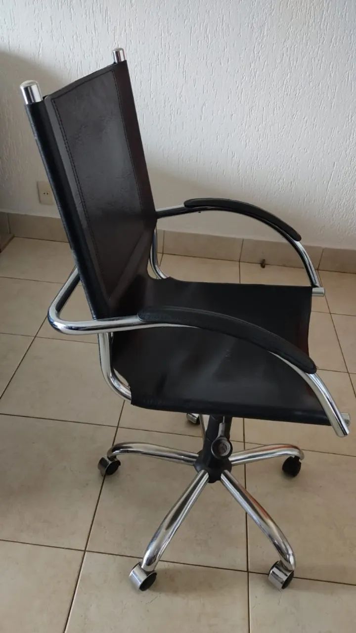 Cadeira Couro 100% Natural  Presidente Ideale giratória com relax Semi Nova Promoção - Foto 4