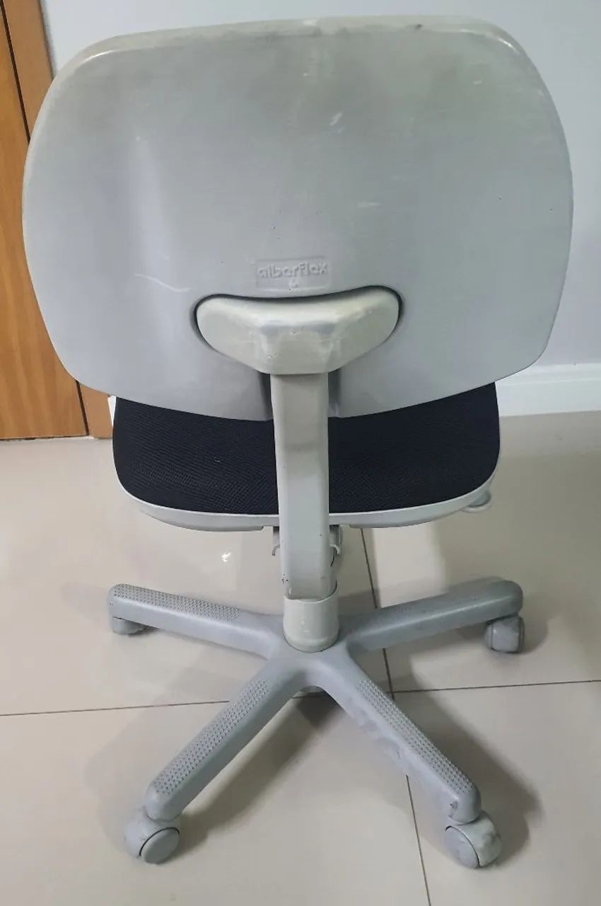 Cadeira de Escritório Giratória com Rodinhas - Foto 2