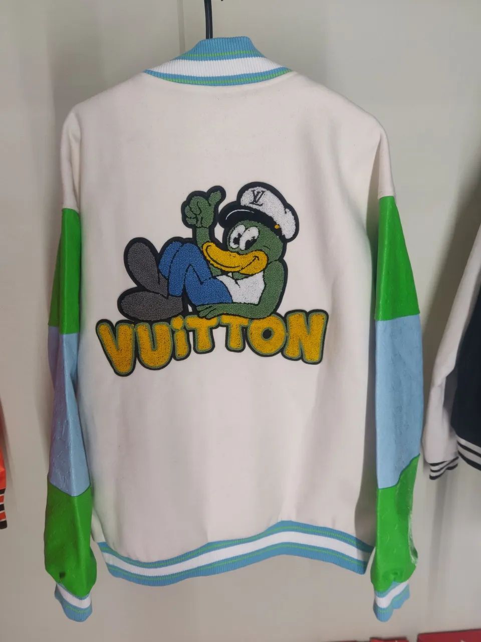 Oferta Jaqueta Louis Vuitton Duck