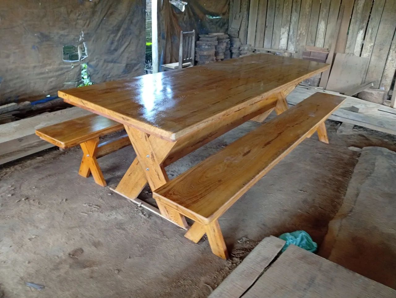 Mesa de Jantar Rústica em Madeira Maciça com Bancos - Foto 4