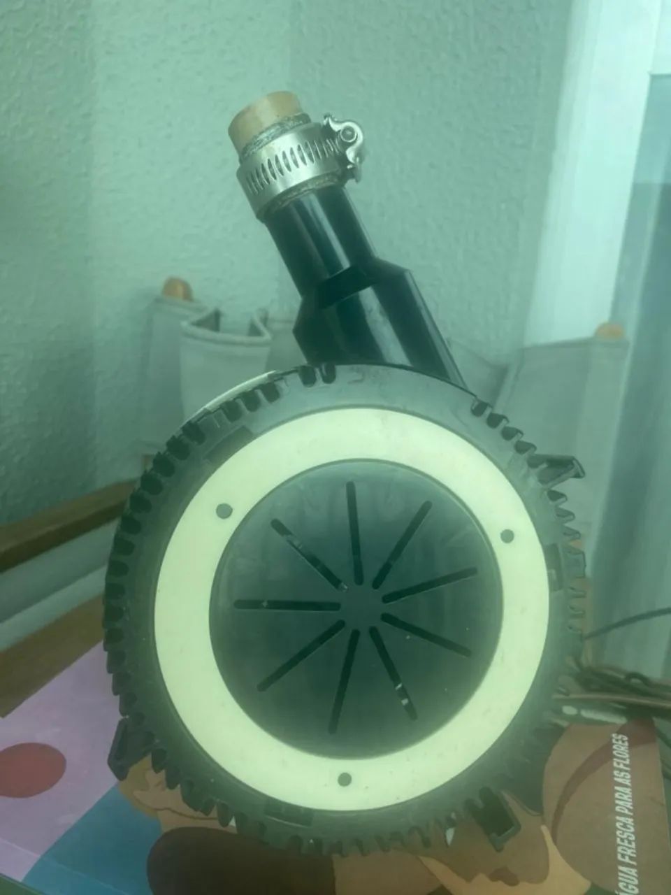 Bomba de porão - Marca West Marine - 2000GPH - 12 volts - Foto 2