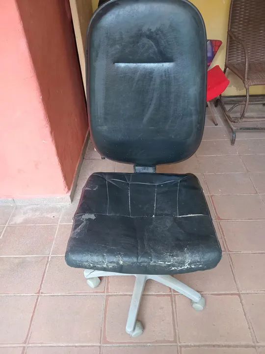 Cadeira secretária usada 