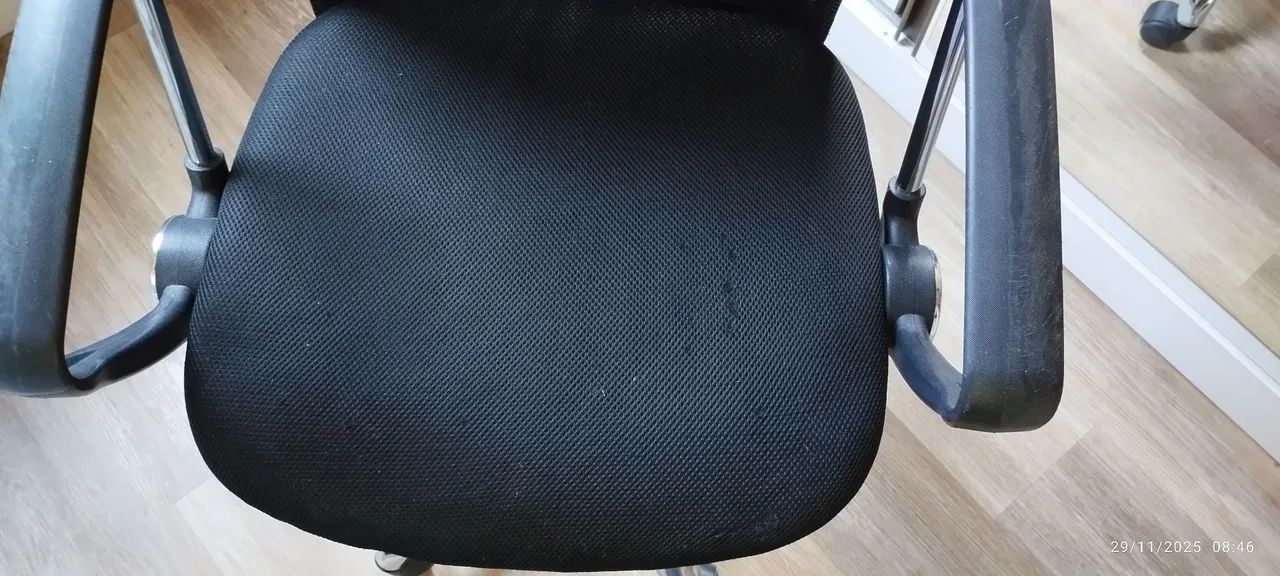 Vende-se cadeira ergonomica  com detalhes de uso   - Foto 5