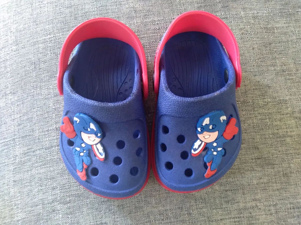 Crocks infantis do Capitão América
