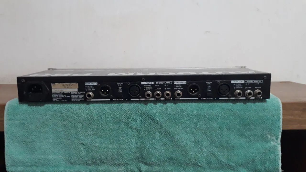Compressor Behringer Com Mal Contato  - Foto 2