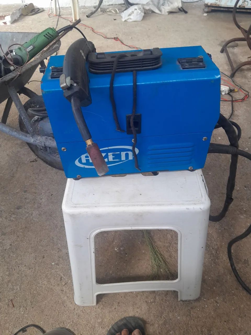 Vendo máquina inversora multiprocesso 140 amperes  
