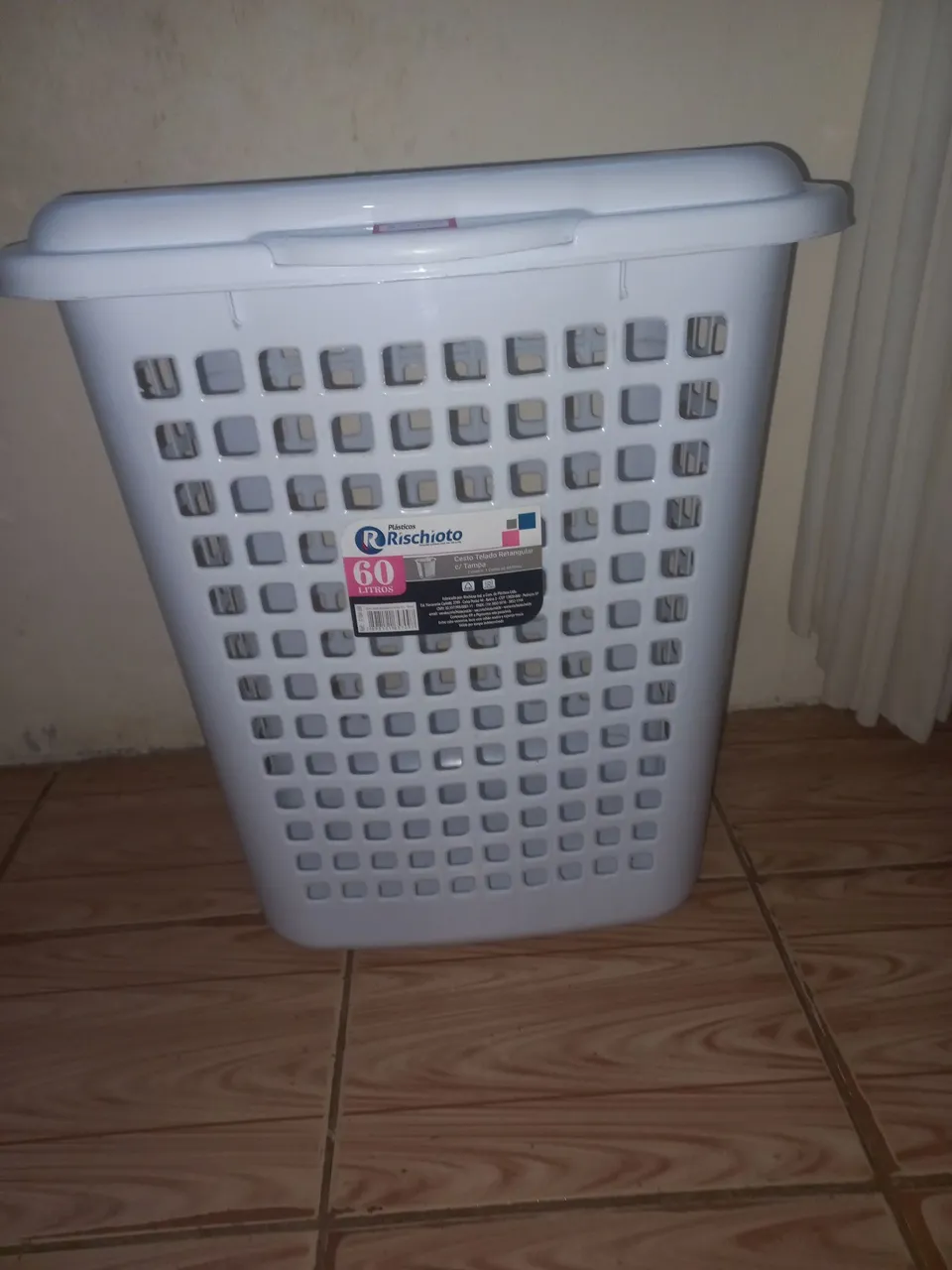 Cesto de Roupa com Tampa - 60 Litros