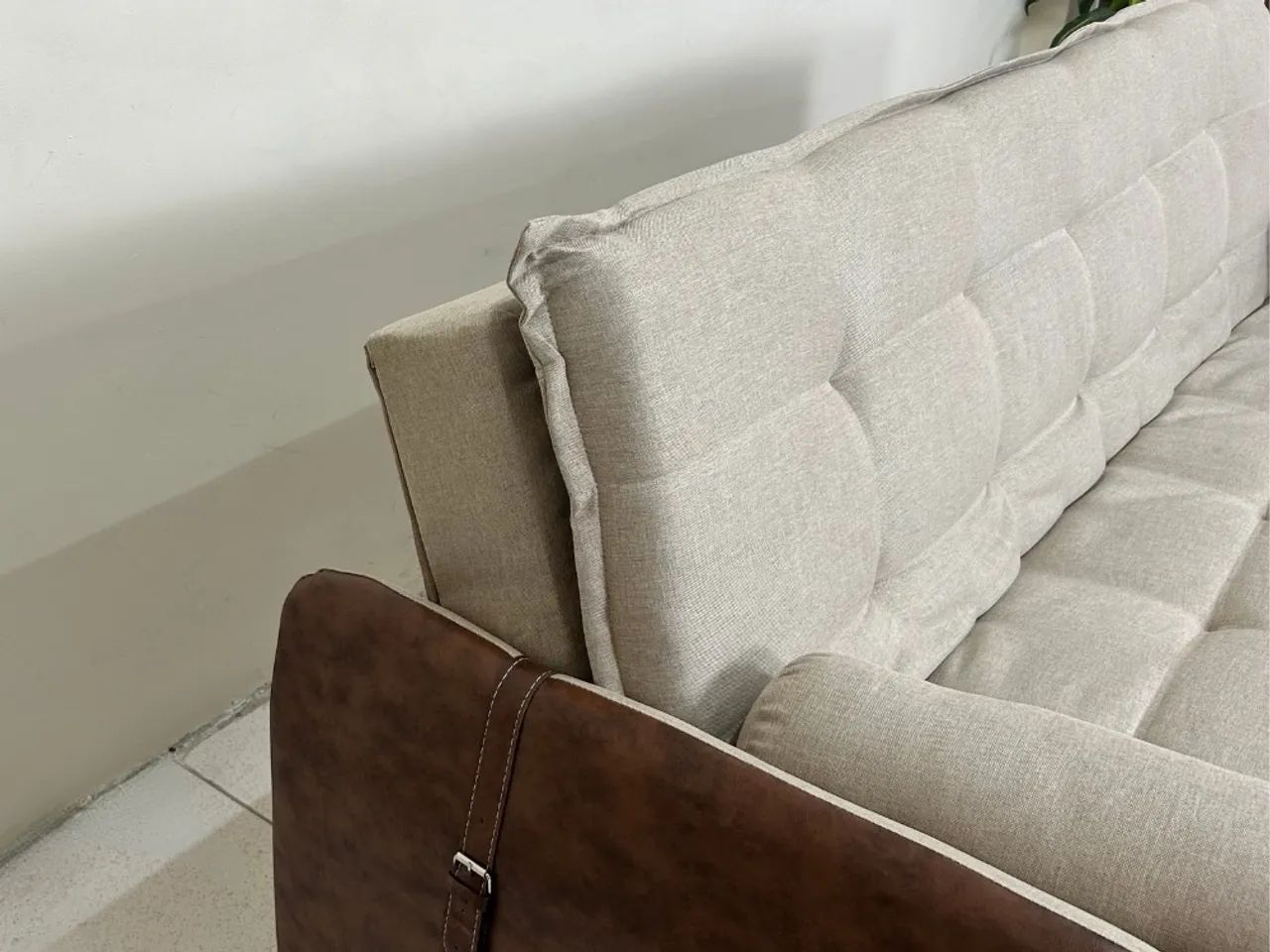 Sofá Cama Berlim 2.11m - Bege/Marrom Linho - Foto 4