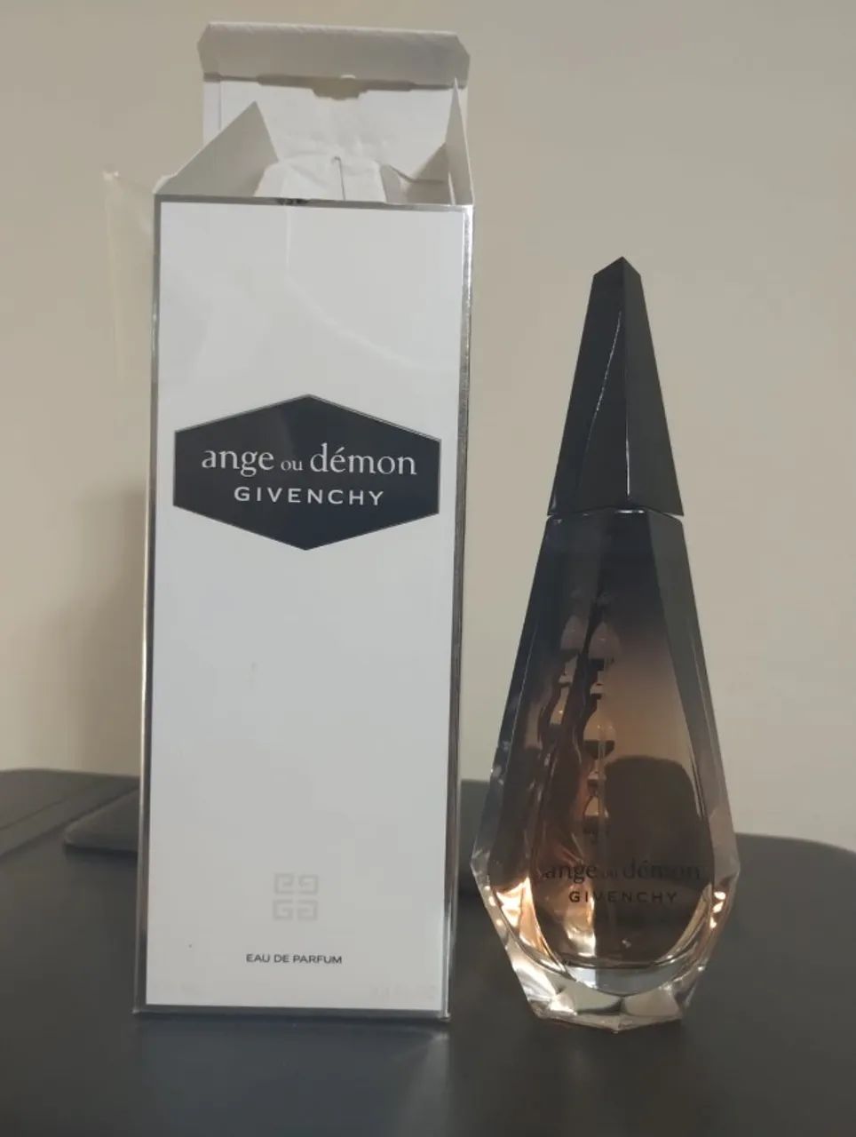 Perfume Ange ou Démon Givenchy, 100ml, usado 1 vez.