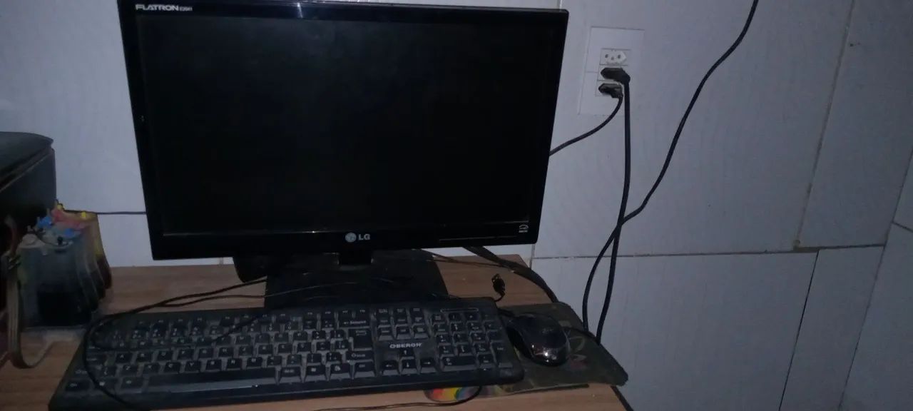Computador Completo LG com Monitor e Periféricos