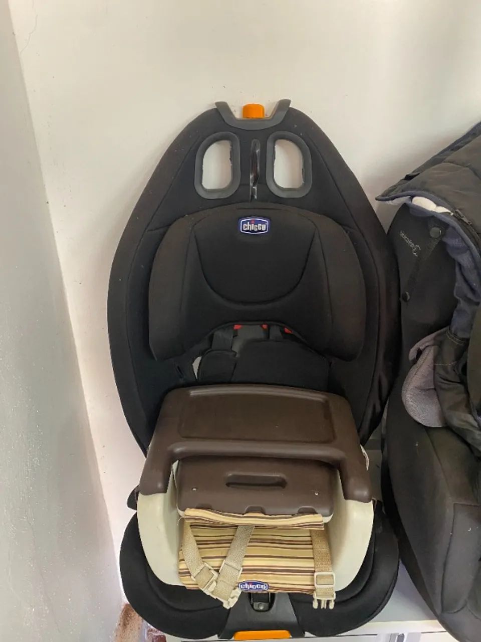 Cadeirinha para bebê em automóvel