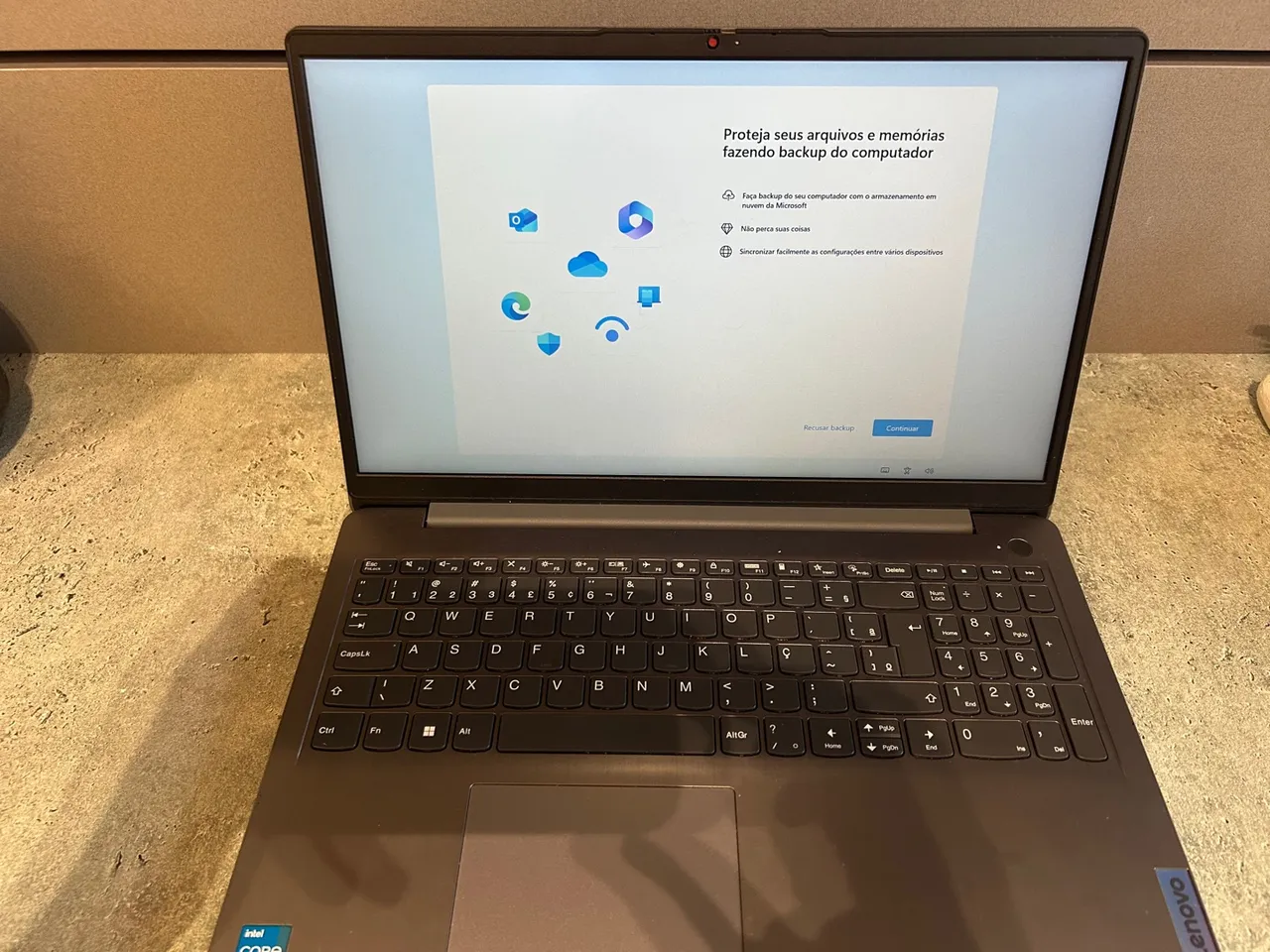 Notebook Lenovo Ideapad 3i i3 4GB e SSD de 256GB