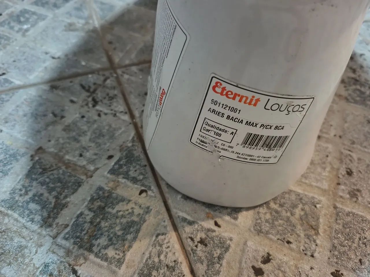 Sem a tampa e o botão da descarga da caixa acoplada, Vaso Sanitário acoplado usado Eternit - Foto 3