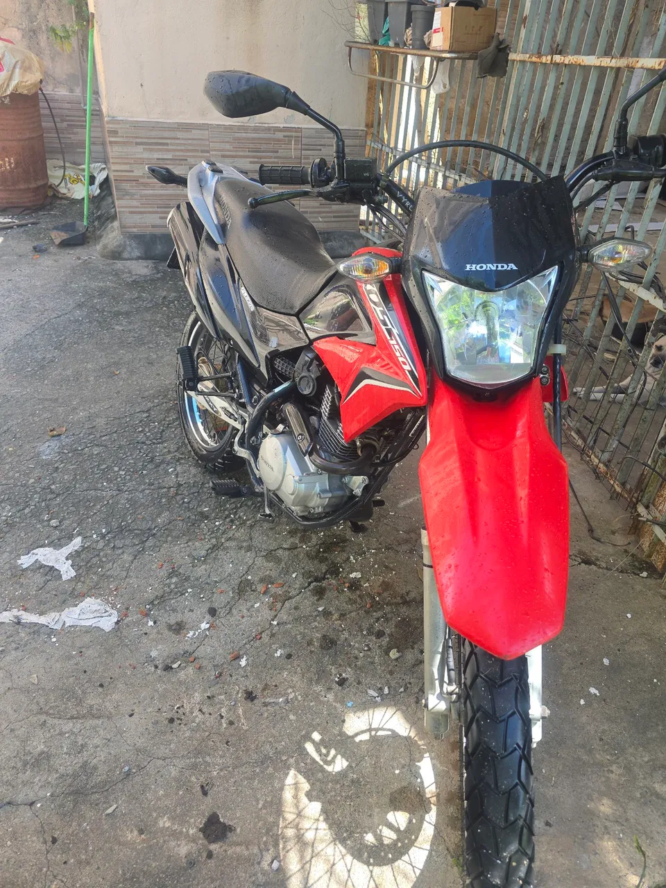 Bros 150 muito conservada