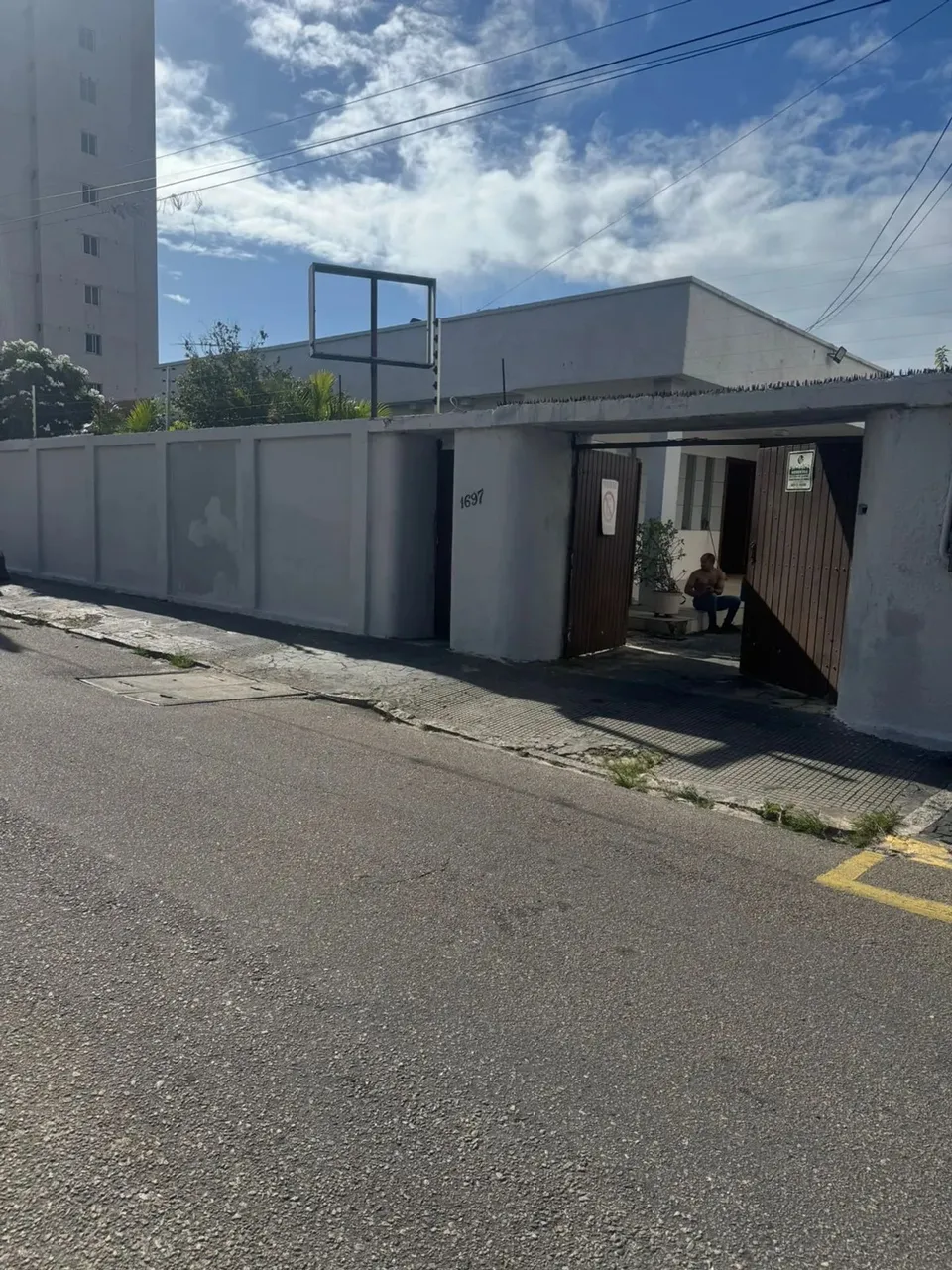 Alugo Casa Comercial - 880 m² - 08 Vagas de Garagem