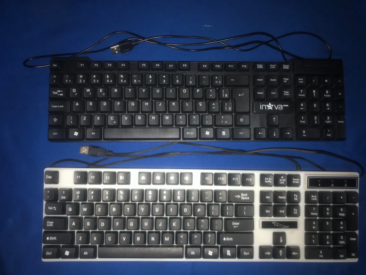 Teclado USB Preto e Branco - Ótimo Estado