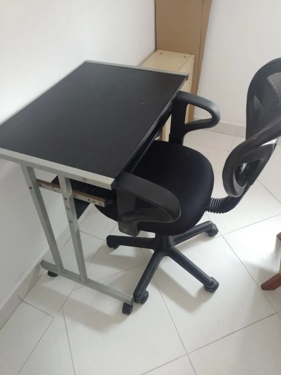 Mesa e cadeira - Foto 2